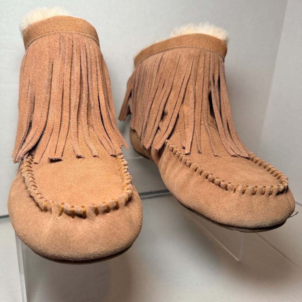 Emu Australia Suede Fringe Cayote Sheepskin Moccasin Boots Women's 6 Men's 5 - Picture 6 of 7